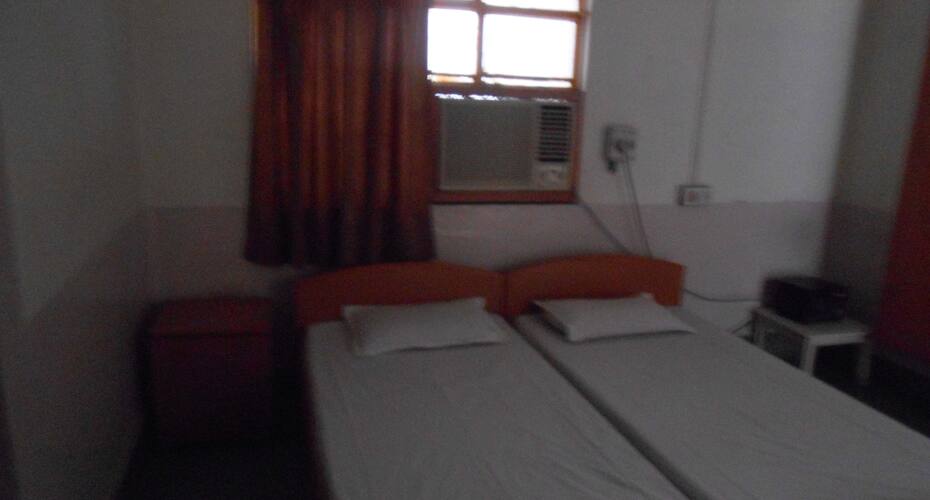Hotel Chandra Continental, Jaunpur 3